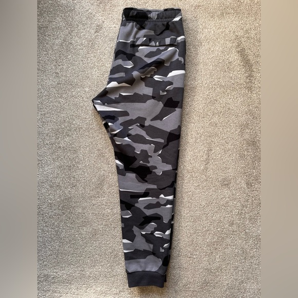 Mens Nike Sportswear Club Camo Joggers Large Like NEW - Picture 6 of 13